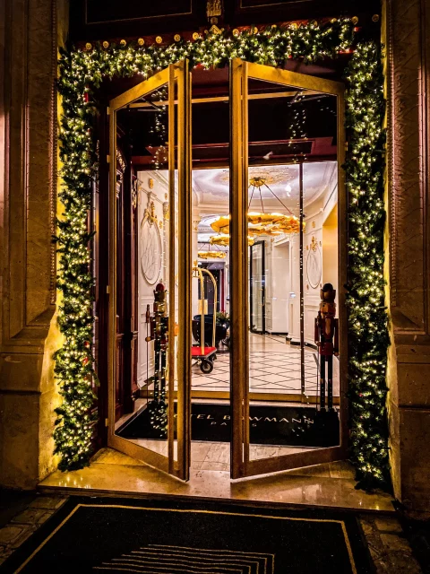 décoration de Noël pour l'hôtel Bowmann à Paris par l'agence MPV